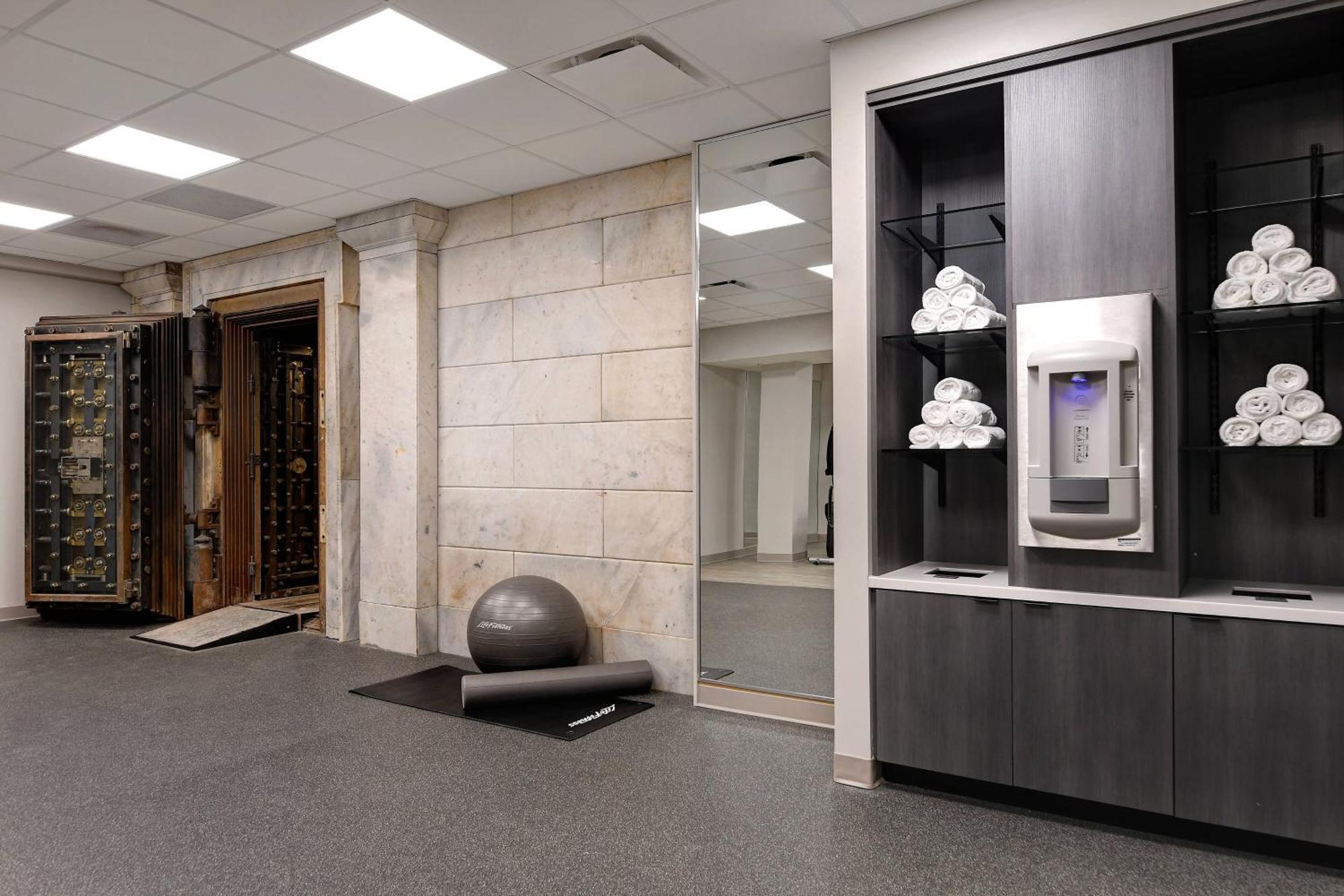 Courtyard By Marriott Cincinnati Downtown Экстерьер фото