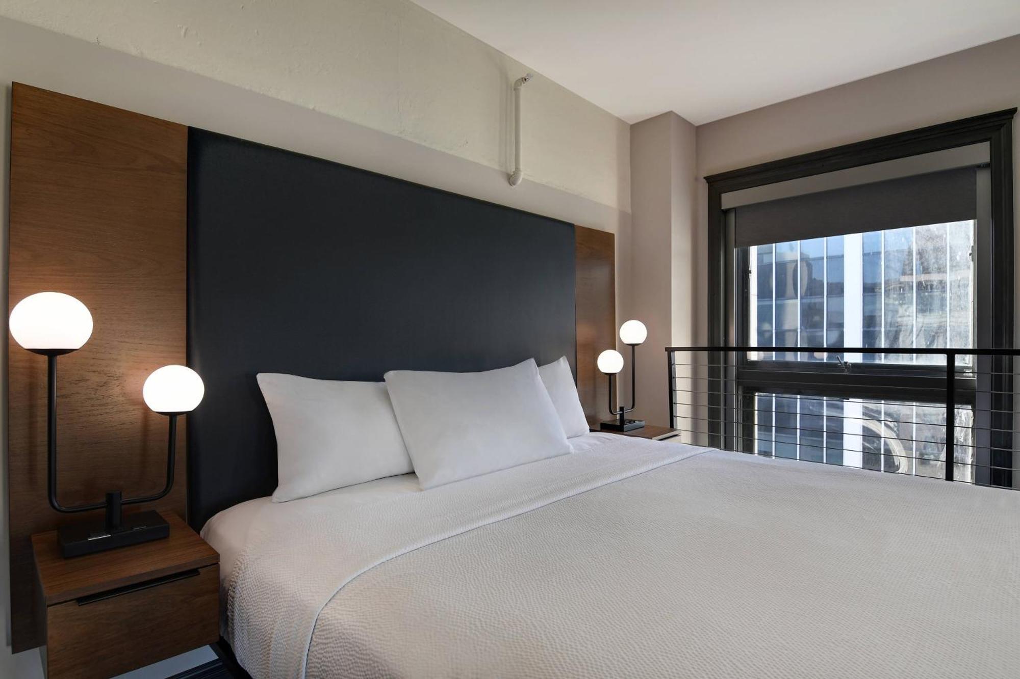 Courtyard By Marriott Cincinnati Downtown Экстерьер фото