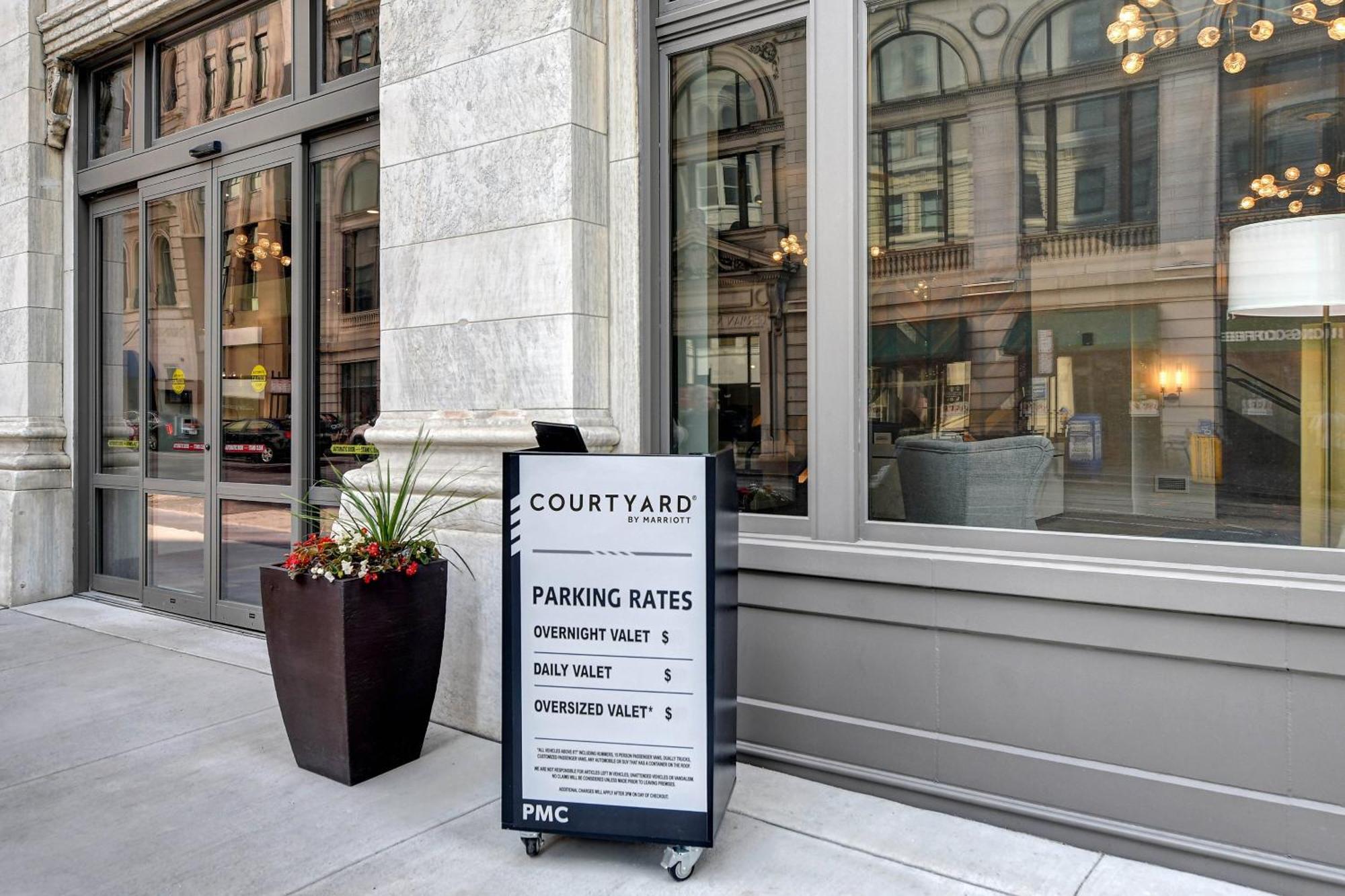 Courtyard By Marriott Cincinnati Downtown Экстерьер фото